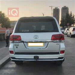 تۆیۆتا لاند کروزەر